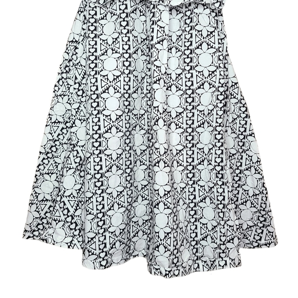 FAMPH White and Black Pattern Off the Shoulder Flowy Summer Dress - Picture 4 of 6